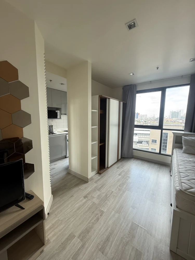 Condo for rent, Ideo Mobi Sathorn-Taksin, BTS view, very spacious room, nice sofa, nice mattress, can't reserve anymore
