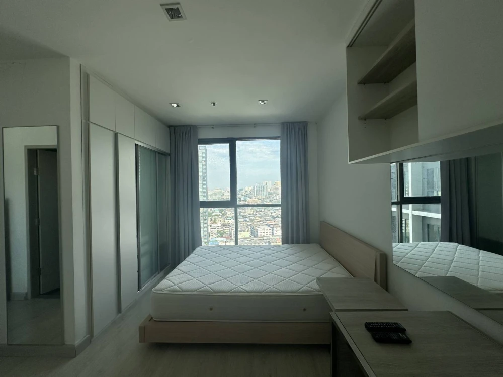 Condo for rent, Ideo Mobi Sathorn-Taksin, beautiful pool view, convenient transportation, good location, worth investing, don't miss it!!