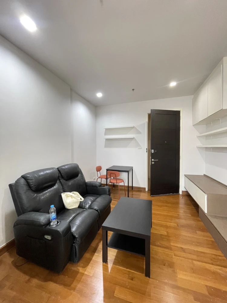 Condo for rent, Ivy Sathorn 10, pool view, very beautiful, like being at a resort, near the BTS, convenient to travel