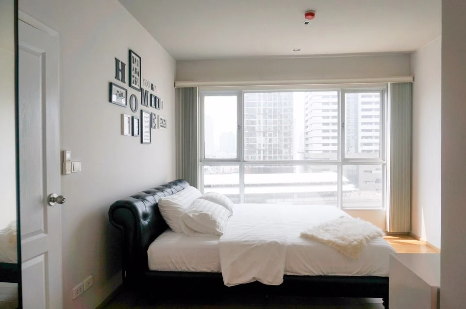 Condo for rent, Hive @ Sathorn, fully furnished, beautiful view, no tall buildings blocking it, book now, don't wait!!