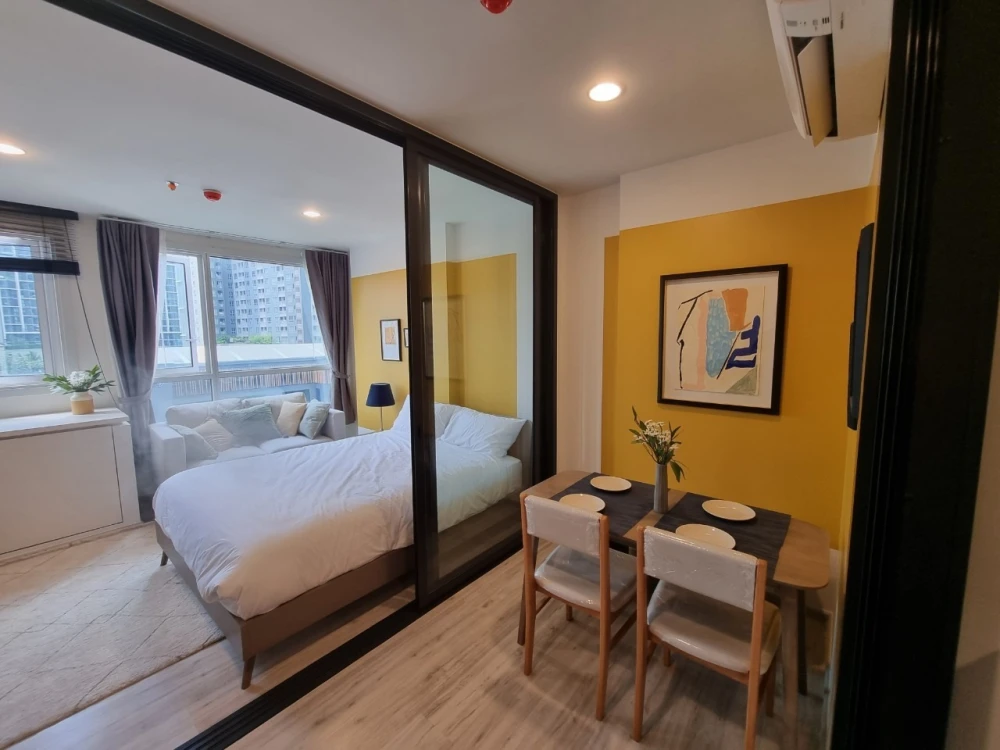Condo for rent, XT Huai Khwang, floor, beautiful decorated room, very nice, complete facilities. Not booking is a big mistake.