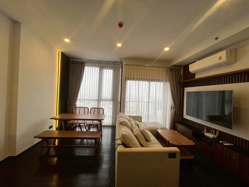 For sale or rent, Park Origin Thonglor, 38th floor, high floor, 2 bedrooms, fully furnished, ready to move in. Book now, don't miss it.