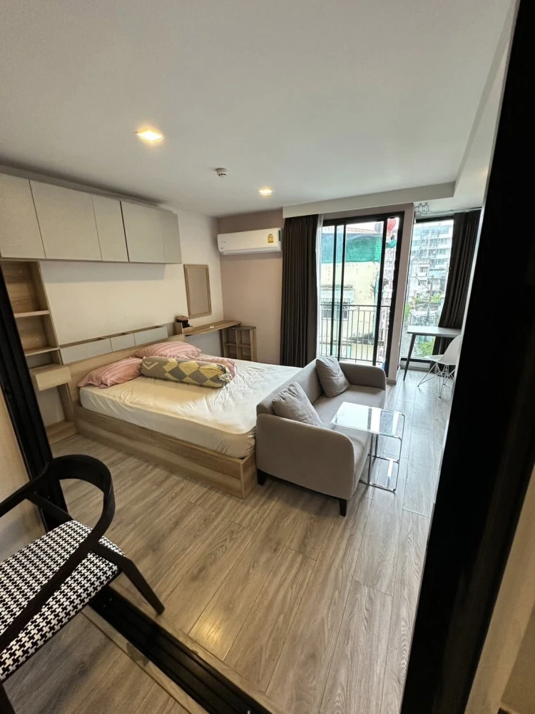 For rent: Maestro 14 Siam-Ratchathewi, fully furnished, complete with electrical appliances. Hurry and reserve now!