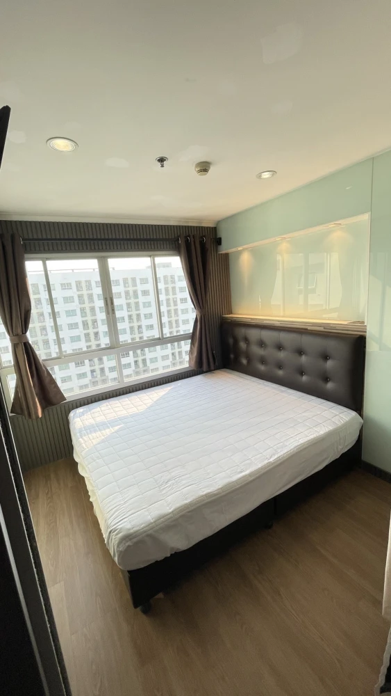 For rent, Lumpini Park Pinklao, 29th floor, high floor, good view, fully furnished. Ready to move in immediately, book now.