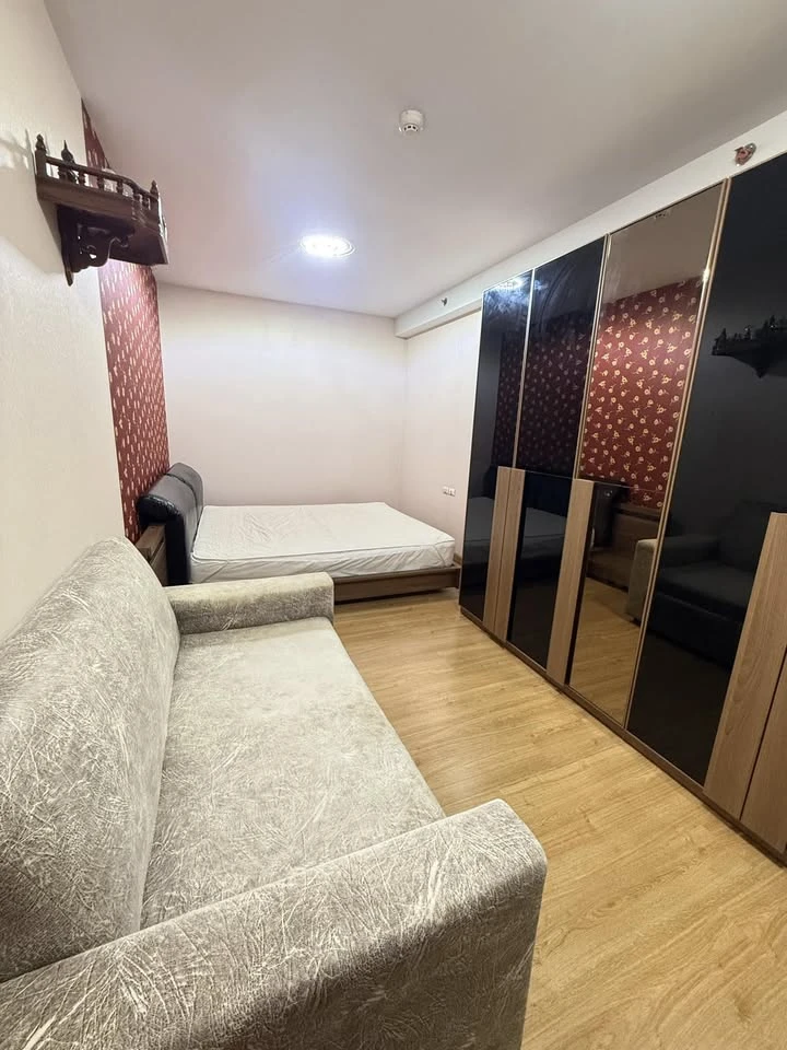 For rent, Supalai Park Ratchayothin, spacious room, great usable space. Plus a very good price Hurry and move in and reserve now.