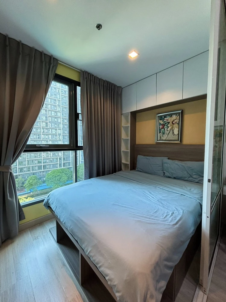 For rent, beautifully decorated room, Ideo Mobi Sukhumvit Condo, 10th floor, north side, swimming pool view, reasonable price, must reserve.