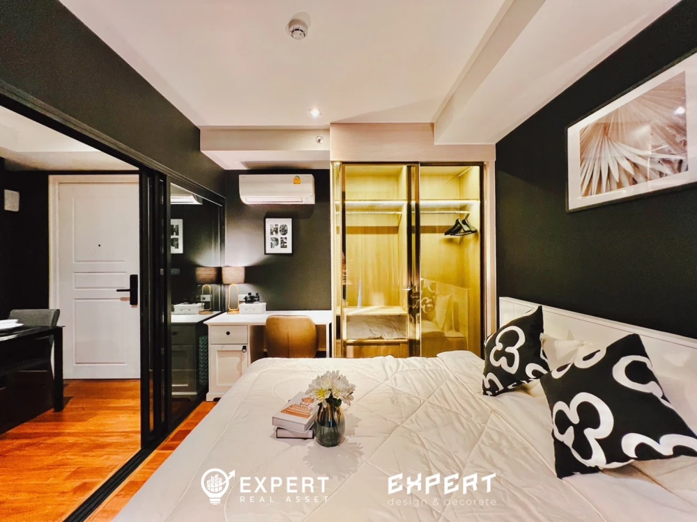For rent: Altitude Symphony Charoen Krung - Sathorn, 15th floor, spacious room, fully furnished, book now.