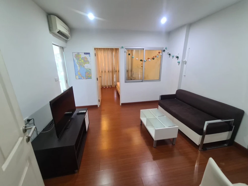 For rent, The Niche Taksin, 1 bedroom, 1 bathroom, built-in kitchen, complete electrical appliances You can reserve in advance.
