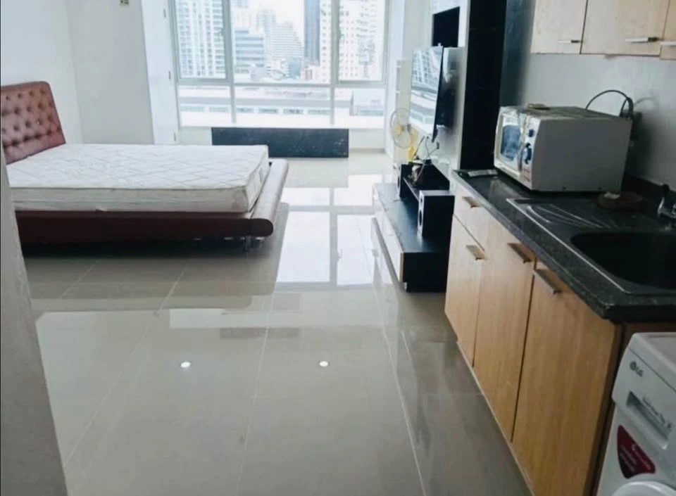 For rent, The Trendy Condominium, 10th floor, fully furnished, near BTS Nana, convenient transportation, hurry !!