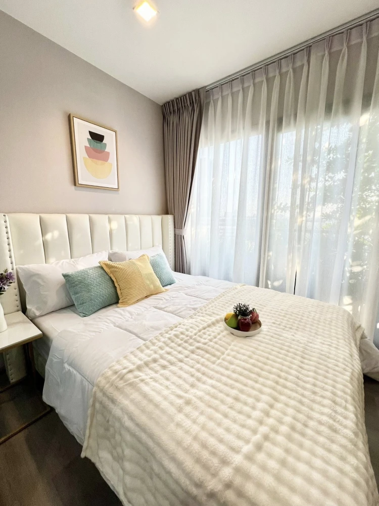 For rent: The Politan Rive, 9th floor, pool view, corner room, with trees on the private balcony, complete electrical appliances as shown in the pictu