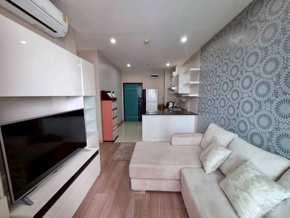 For rent, Astro Condominium, corner room, Muang Thong Thani view side, don't miss it.