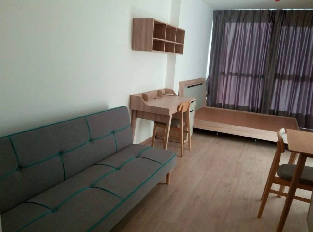 For rent, Ideo Q Chula-Samyan, 15th floor, pool view. Complete with furniture and electrical appliances