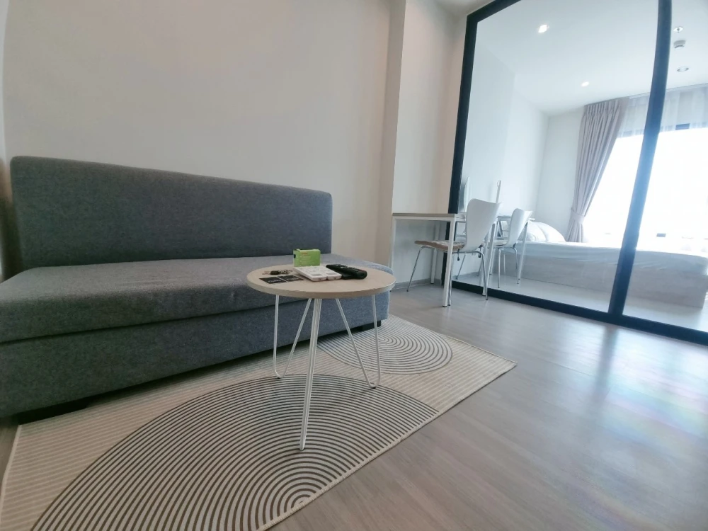 For rent: Aspire Erawan Prime, 27th floor, swimming pool view, fully furnished, book now, hurry!