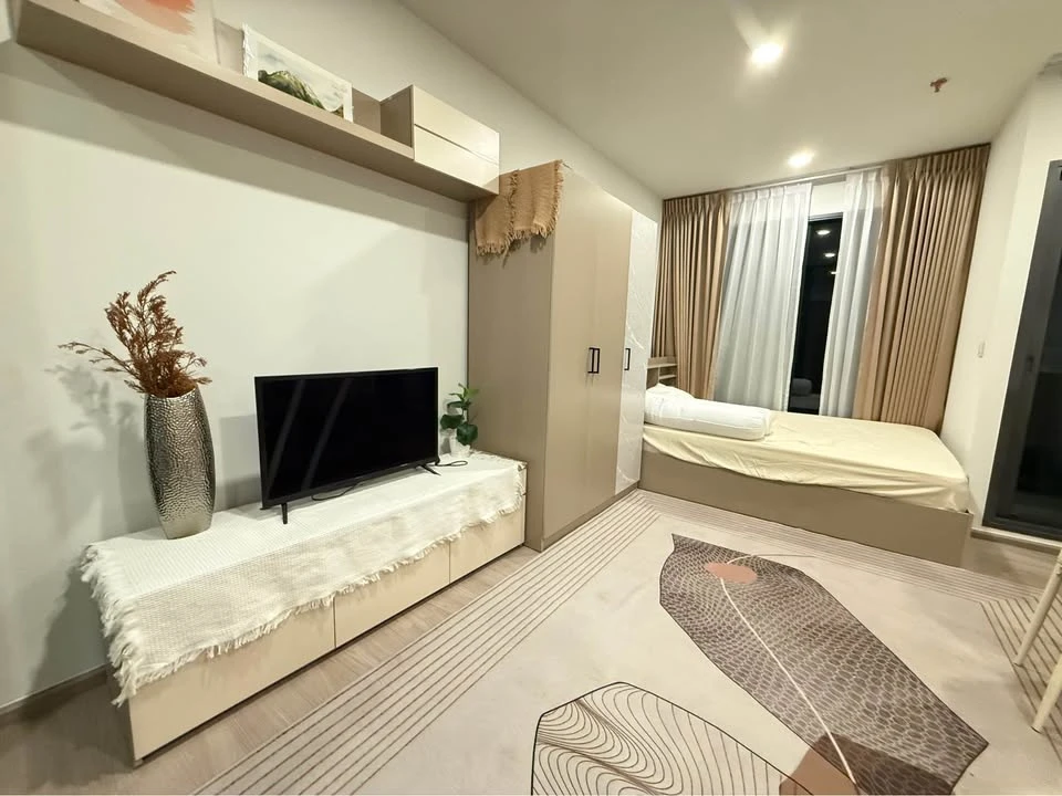 For rent: Aspire Sukhumvit-Rama 4, high floor unit, ready to move in, fully furnished. Book now before it's too late!!!