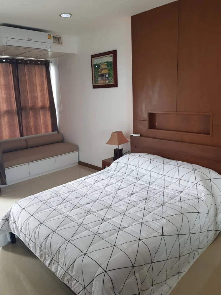 Condo for rent, The Address siam, private corner room, built-in kitchen, decorated in one tone, very comfortable, don't miss it.