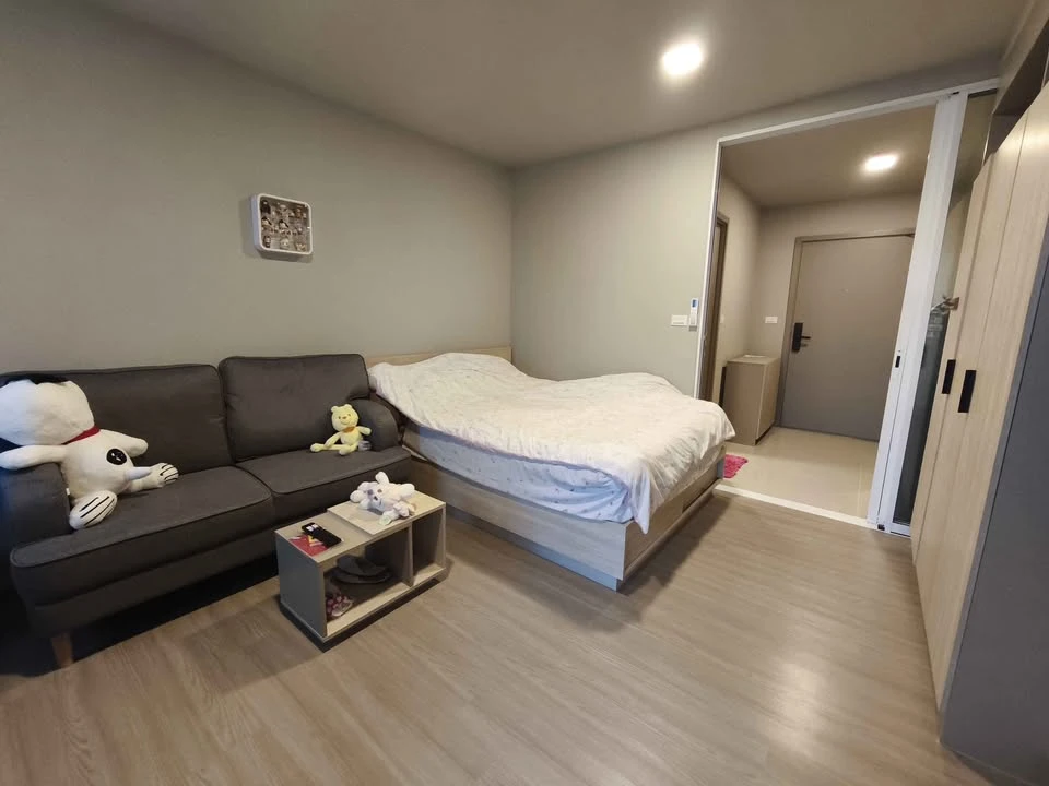 For rent: D condo panaa, 8th floor, beautiful view, pool view, separate room, fully furnished, book now, don't miss out.