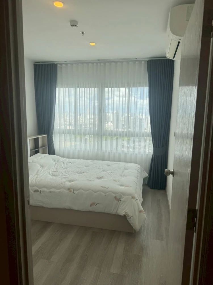 For rent Elio Sathorn-Wutthakat, 38th floor, high floor, fully furnished, ready to move in. Interested, hurry and book now, don't miss out.
