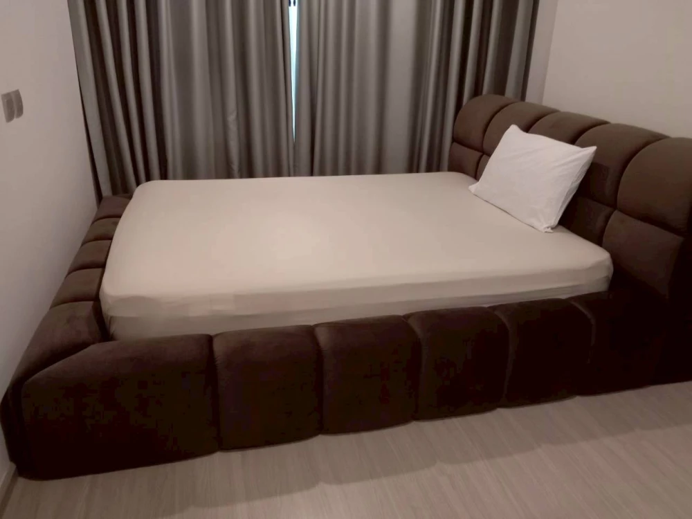 For rent: Life Ladprao, One bed plus room, North side, 27th floor, City view, complete here, just come with your belongings and you can move in.