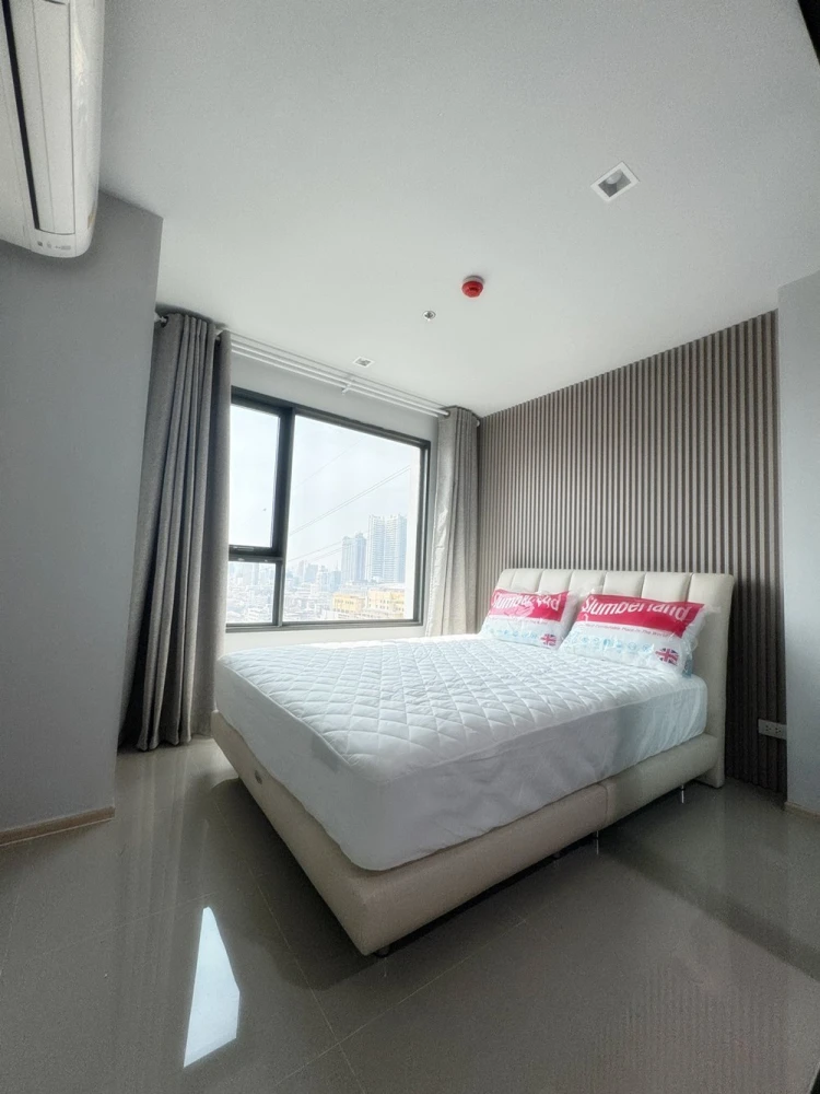 For rent: Life Ladprao, 20th floor room, very high, spacious room, comfortable, fully decorated, must arrange.
