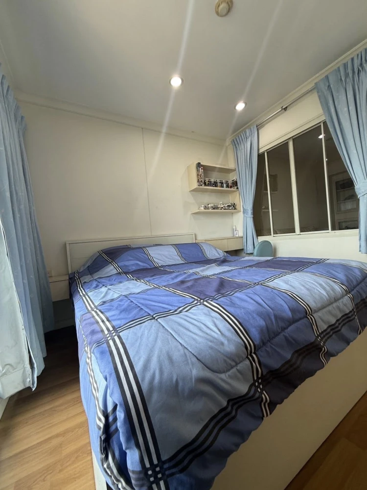 For rent: Lumpini Place Narathiwat-Chaophraya, 22nd floor, fully furnished, nice room, reserve now, don't delay.