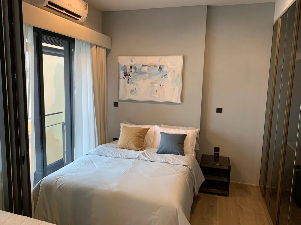 For rent: The Crest Park Residences, ready to move in, fully furnished, come and reserve now, don't wait.