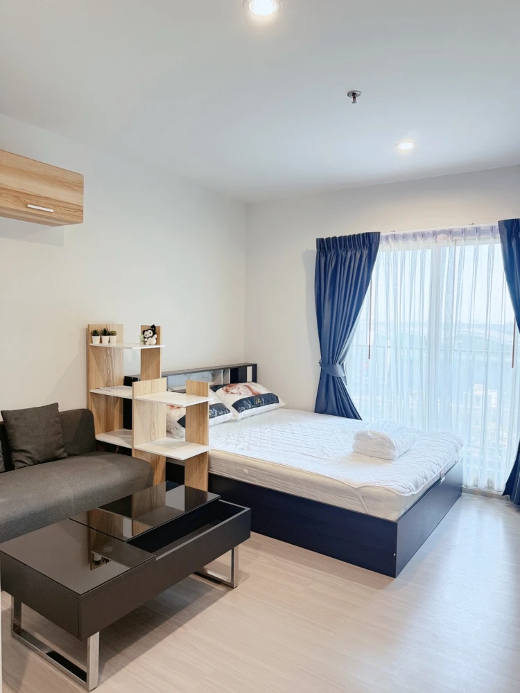 For rent: The Parkland Phetkasem 56, Building A, the first building closest to the project entrance. Fully furnished with appliances.