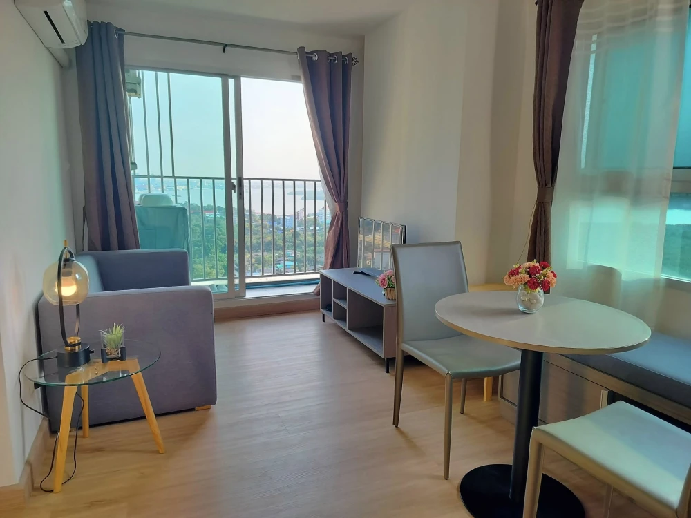 For rent: The Trust @ BTS Erawan, 23rd floor, corner room, river view on 2 sides, book now, don't miss out, urgent!