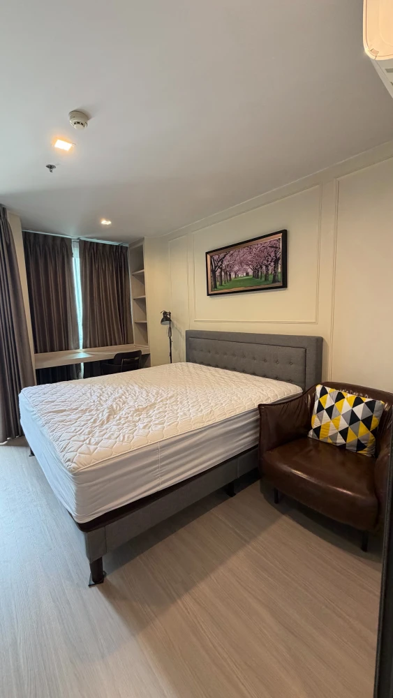 For rent life ladprao, studio room, high floor, great view, fully furnished, ready to move in, convenient to travel, hurry to reserve