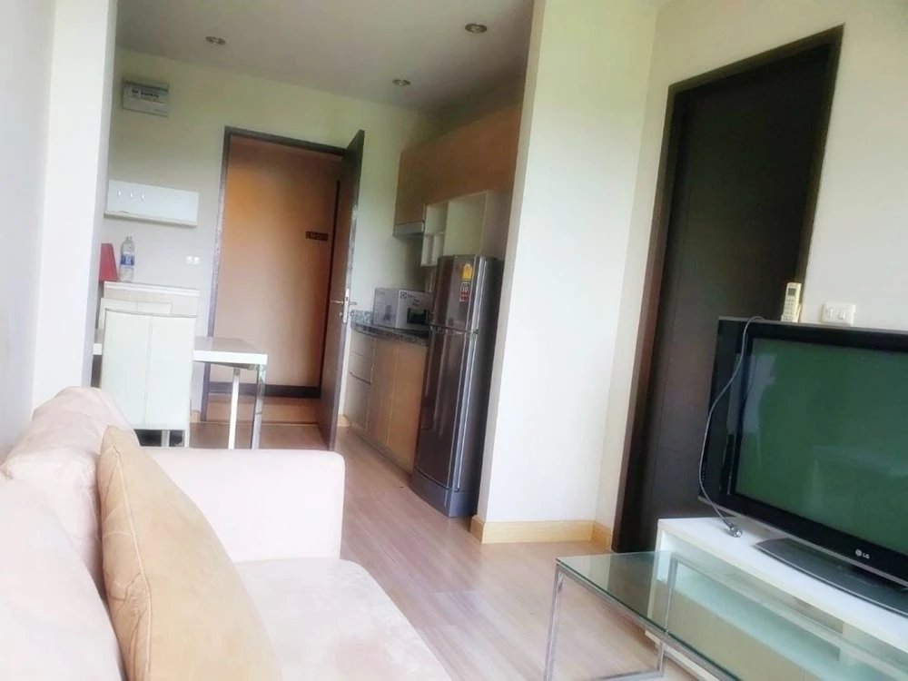 For rent!! Chrisma Condo, 2nd floor, Building B, beautiful room, fully furnished, ready to move in, hurry up and book now, don't miss out!!