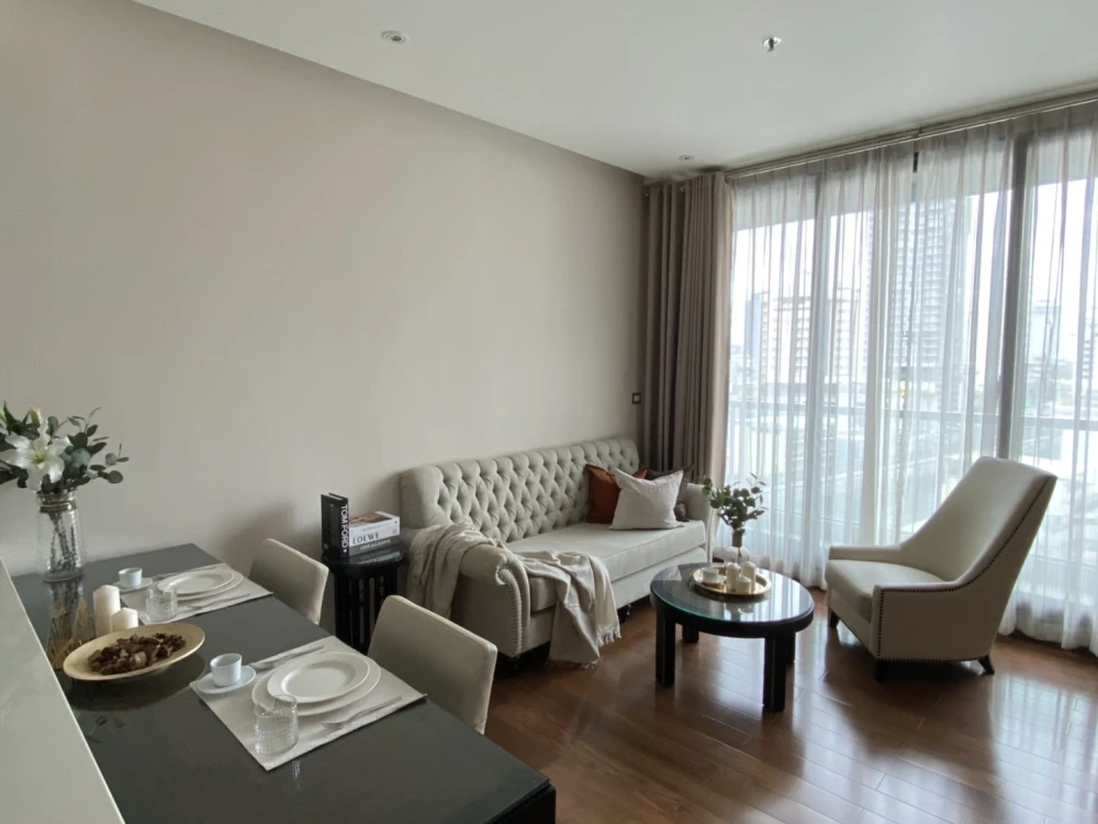 For rent!! The Address Sukhumvit 28 Condo, good location, ready to move in, convenient transportation, don't miss it!!