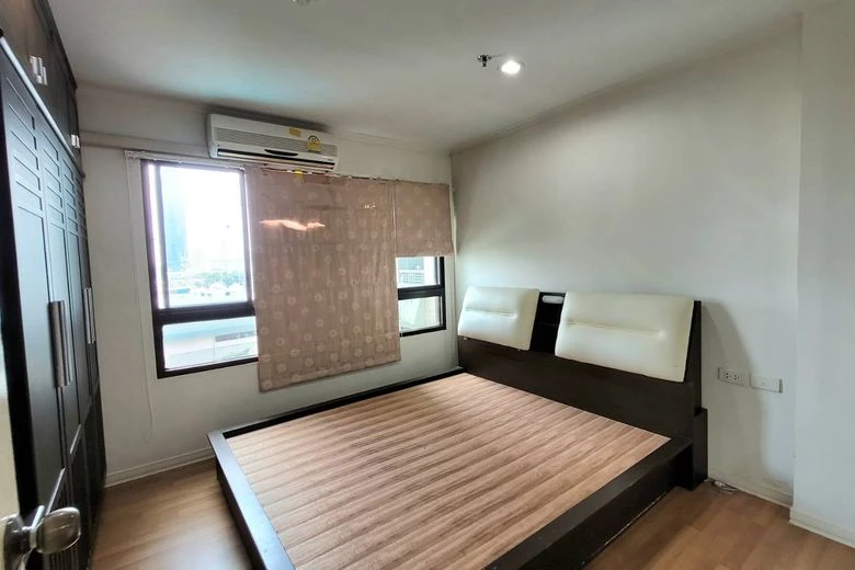 For rent!! Condo Lumpini Place Rama 3-Riverview, 10th floor, condo ready to move in, good view, hurry up and book now!!