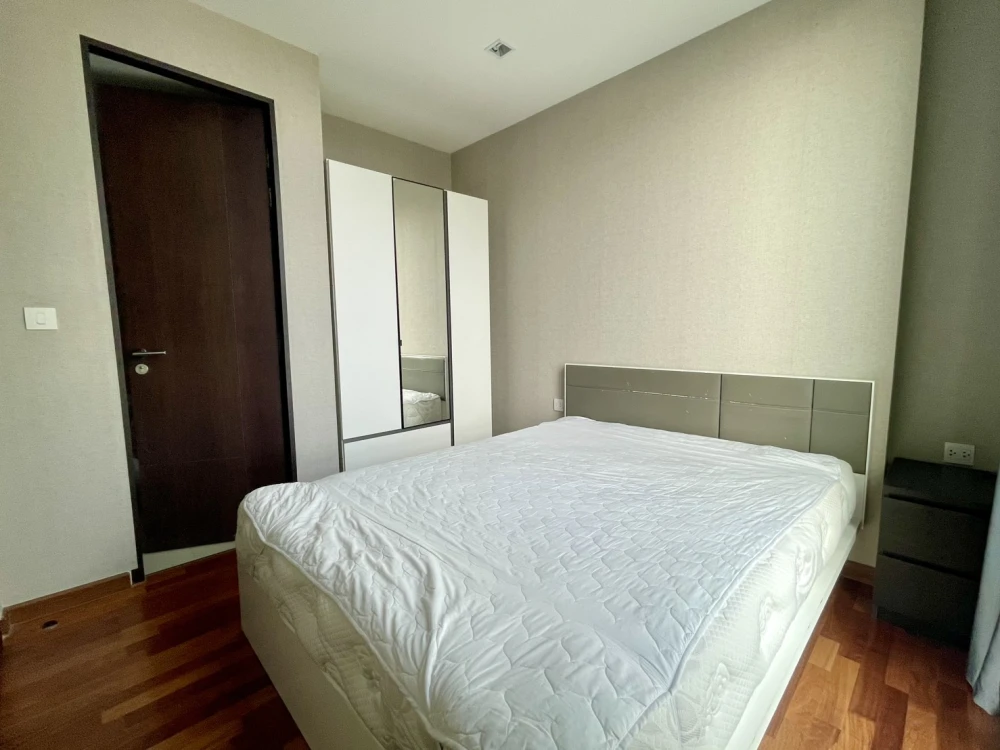 For rent!! Wish Signature Midtown Siam Condo, 22nd floor, south facing, beautiful room, very livable, great price, don't miss it!!