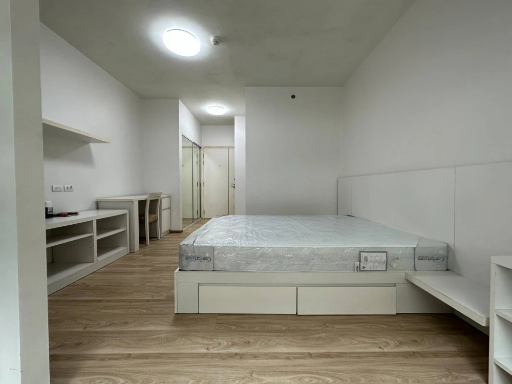 For rent!! Condo A Space Asoke-Ratchada, 5th floor, Building D, beautiful room, fully furnished, ready to move in. Don't miss out! Reserve now!!