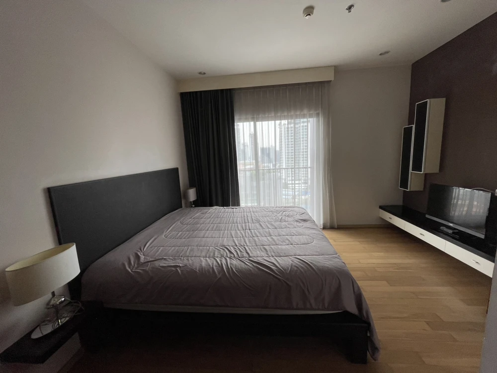 For rent!! Condo Noble Reveal, 19th floor, Sukhumvit Road view, good location, ready to move in, don't miss it!!