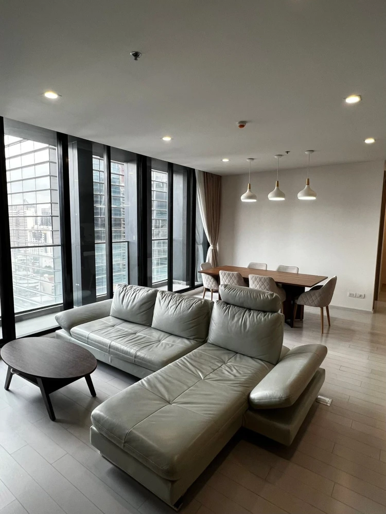 For rent!! Condo Noble Ploenchit in the heart of Ploenchit city, good location, convenient transportation, ready to move in. Hurry up and book now!!