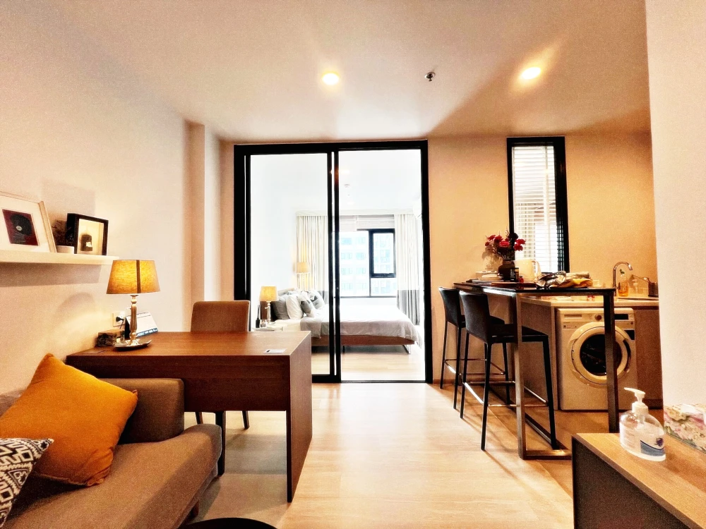 Condo for rent! Life Asoke, 25th floor, swimming pool view, beautiful room, fully furnished, ready to move in! Reserve now!!