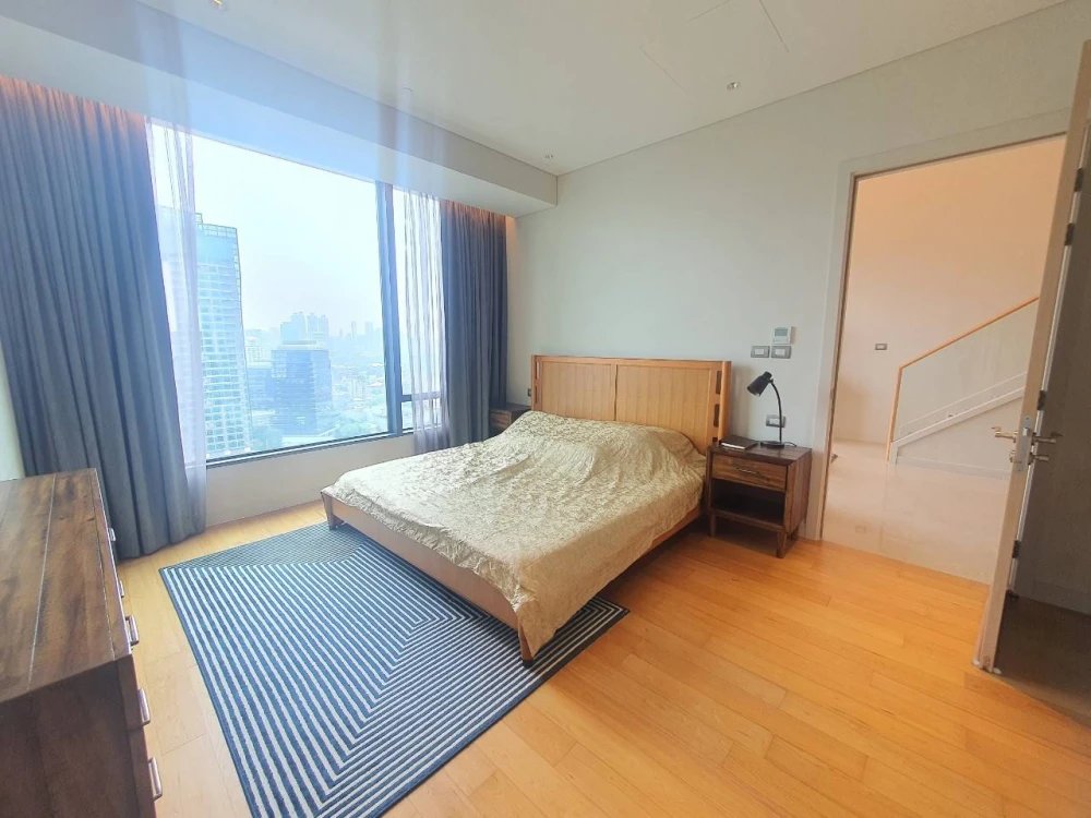 Condo for rent, Sindhorn Residence, 2 bedrooms, 2 bathrooms, beautiful view, good value