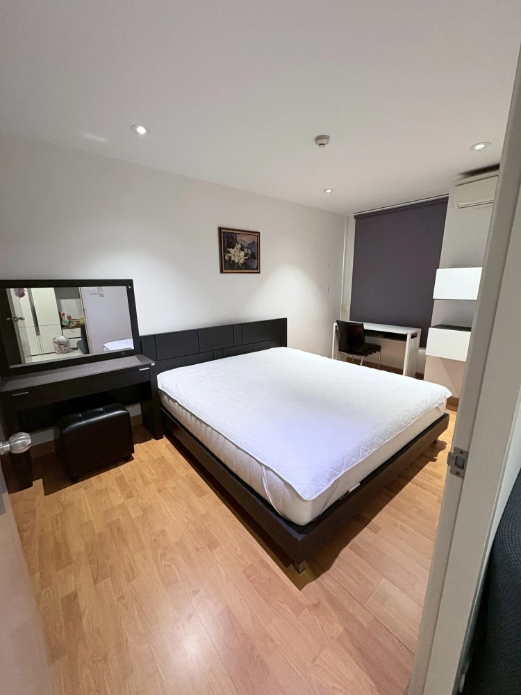 Prime Location Condo for RENT - Cozy 35 sq.m., 4th Floor (Building B), Fully Furnished with King Size Bed & Washing Machine, Includes 1 Free Parking S