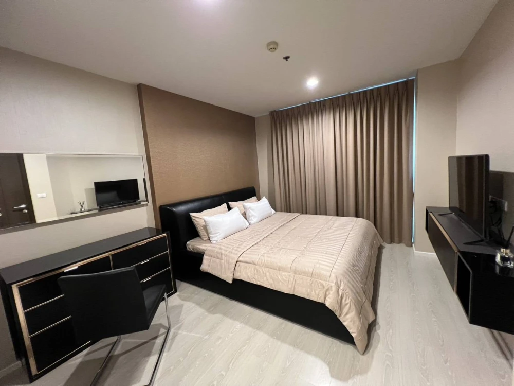 Luxury Corner Condo for Rent with Panoramic River & City View ✨ Rhythm Sathorn–Narathiwas
