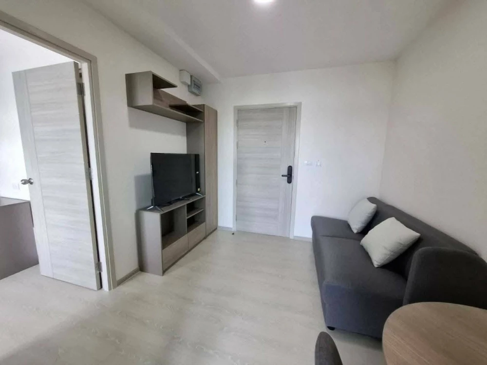 Condo for rent at Greené Don Mueang-Songprapha. Ready to move in, fully furnished, great value. Book now, don't miss out!