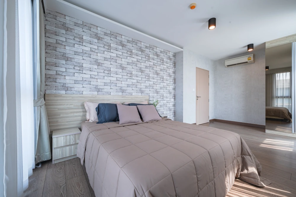 For rent!! Condo The Unique Sukhumvit 62/1, 6th, 7th, and 8th floors, elegantly decorated rooms, great price, ready to move in, hurry and reserve now!