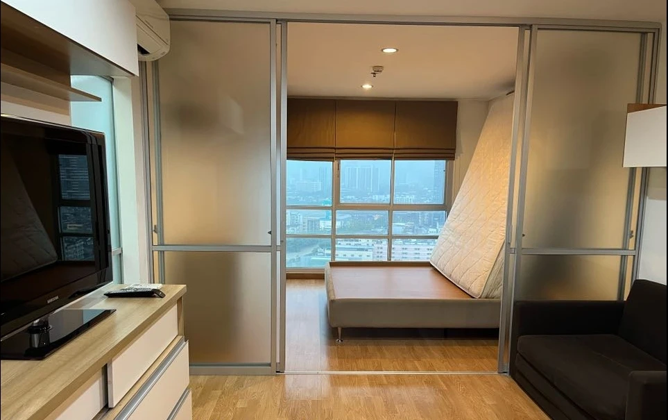 Condo for rent, U-Line @ Bang Sue, separate rooms, great price, complete here, hurry and book now.