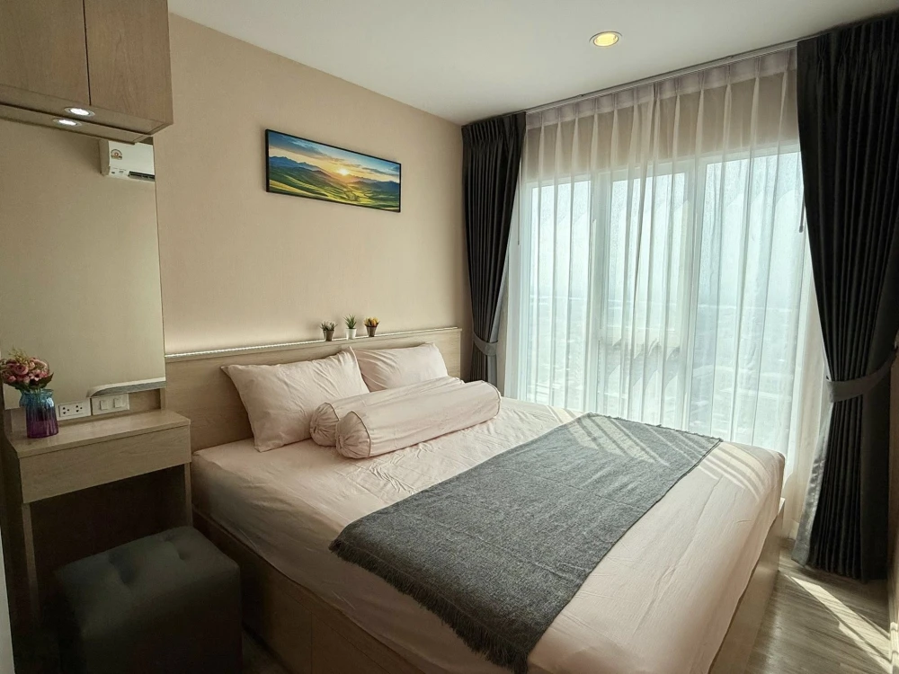 Condo for rent, Regent Bangna. Nicely decorated unit with complete furniture and appliances. Great price! Book now, don't miss out!
