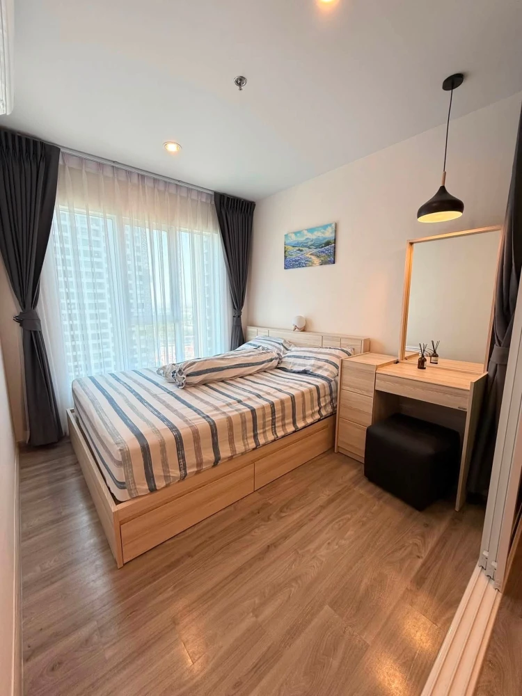 Condo for rent, Regent Home Bangna. The unit is partitioned into separate, clearly defined zones. Great value! Don't miss out!