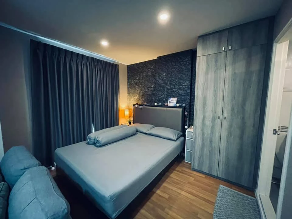 Condo for rent, Lumpini Place Bangna Km.3, wall-mounted throughout the room, good quality curtains, fully furnished, ready to move in, book now