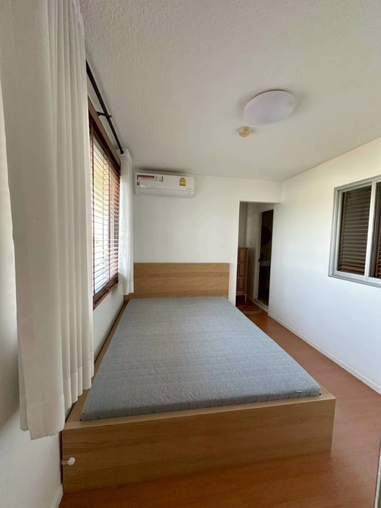 Condo for rent at Lumpini Romklao-Suvarnabhumi. Large, comfortable unit with ample living space. Don't miss out!