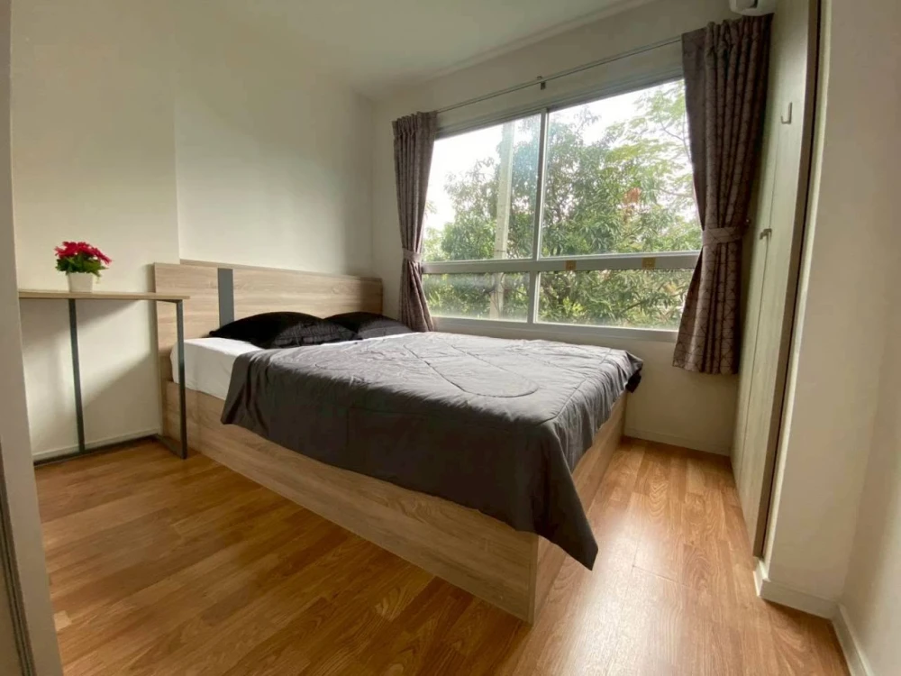 Condo for rent at Lumpini Ville Ratchaphruek-Bang Waek. The unit is partitioned into separate, well-defined zones. Affordable price. Book now before i