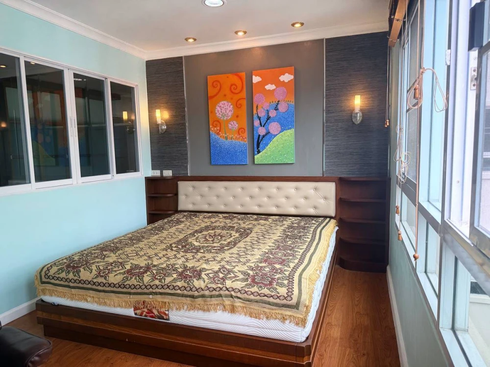 Condo for rent at Lumpini Suite Sukhumvit 41. Spacious rooms with ample living space. Convenient and fully equipped. Book now before you miss this opp