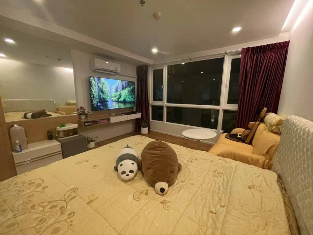 Condo for rent in Sukhumvit, great location, near BTS and famous shopping malls ✨