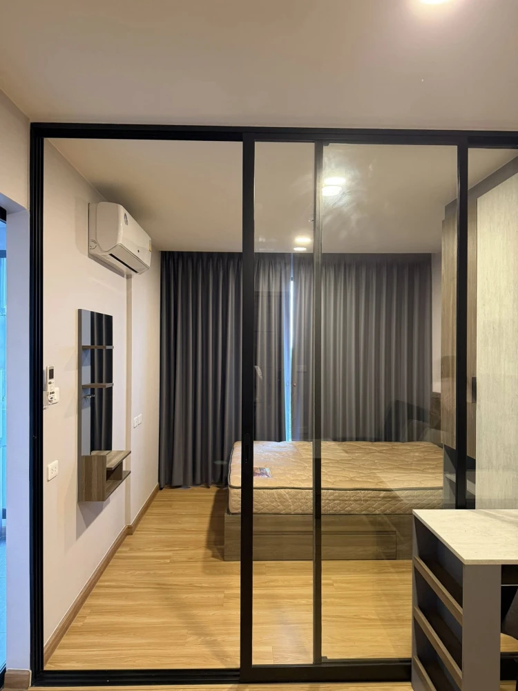 Condo for rent at The Cube Loft Srinakarin-Theparak. The unit is partitioned into separate, clearly defined zones. Great value! Book now!